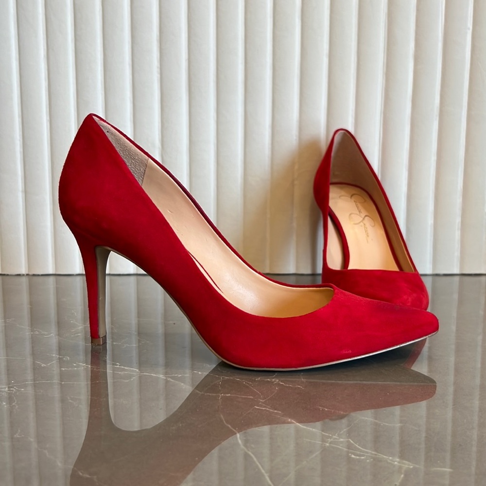 🥳 last chance Red faux suade heels